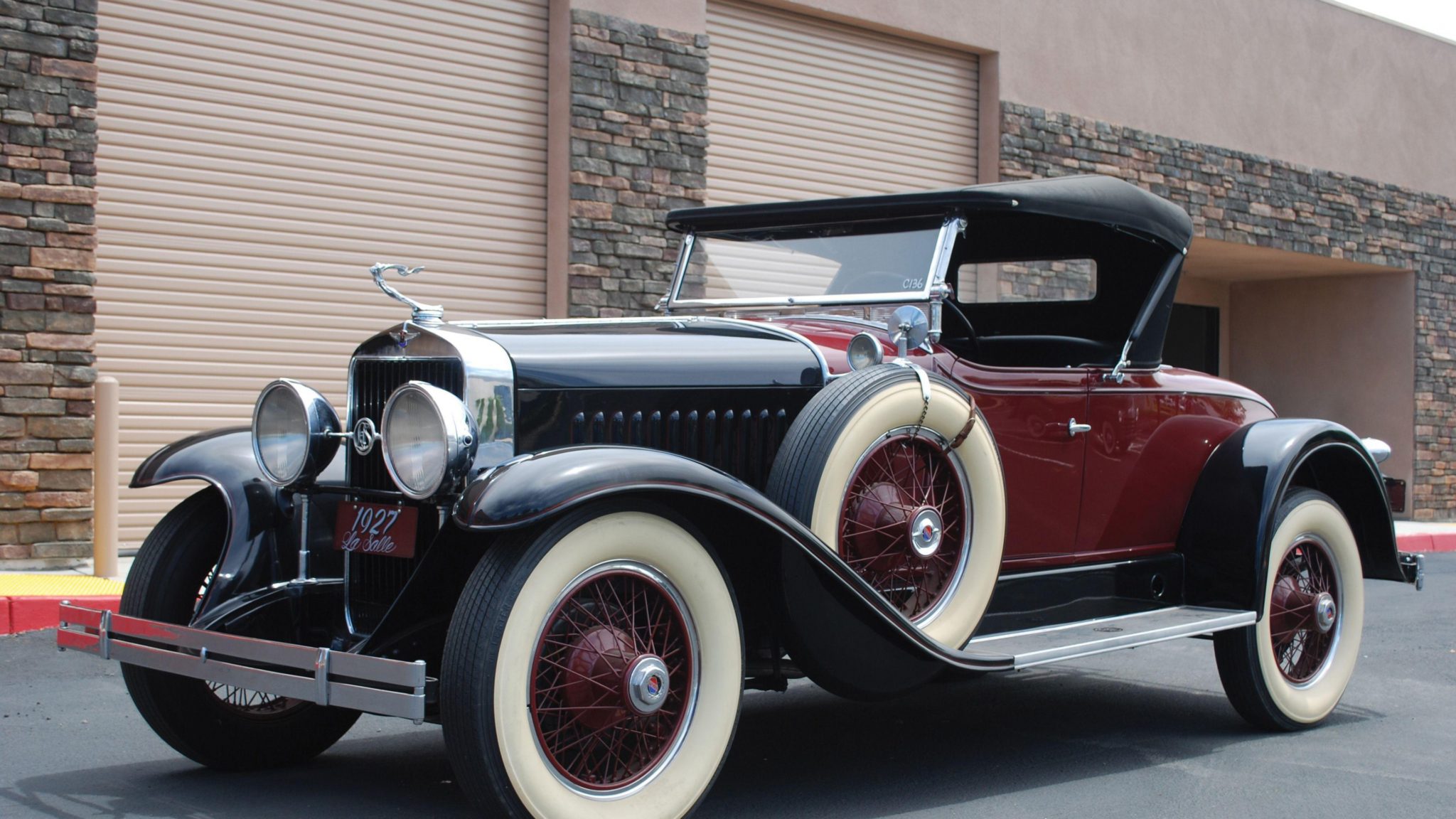 Исследование мира классических автомобилей: История, коллекционирование и реставрация
